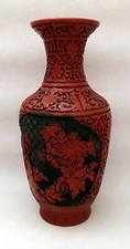  Chinese red lacquered vase signed with flower motifs