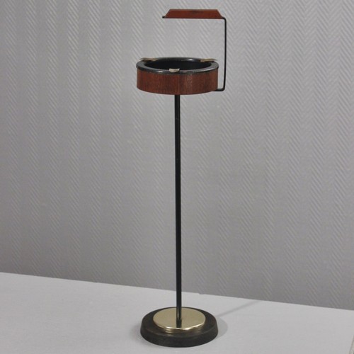 Cendrier moderniste sur pied