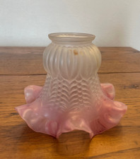 TULIPE EN VERRE ABAT JOUR   LAMPE ANCIENNE   -2-