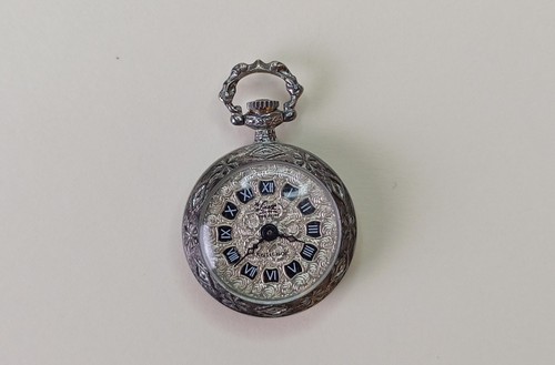 Ancienne montre pendentif