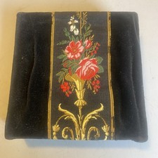 boîte ancienne En Velours tapisserie petits points Rose 
