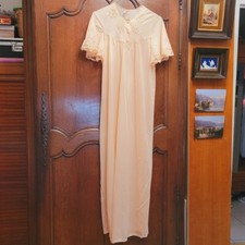lingerie vintage , chemise de nuit  longue  en polyamide  et dentelle