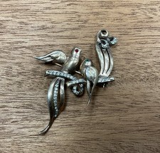 Magnifique Broche En Vermeil Avec Des Incrustations De Pierres