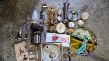 Lot de  brocante , antiquité , d'objets vintage , ésotérisme , réveils , vitraux