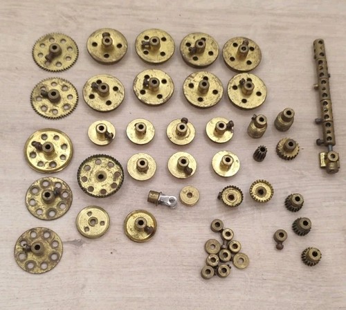 Lot anciennes pièces meccano - lot,