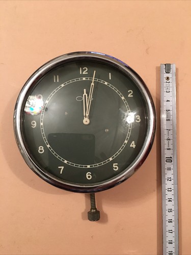 Ancienne horloge voiture - ancienne,