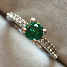Emeraude Hydrothermale Verte de 1,015 ct - Bague Argent 925 avec Zircons