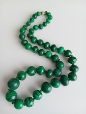 Collier vintage de perles vertes malachite
