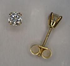 1/2CT VÉRITABLE BOUCLES