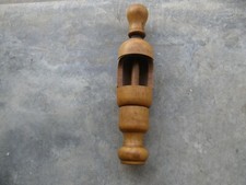 Ancien bouche bouteilles en bois