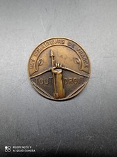 Ancien Insigne Scouts  "Les éclaireurs de France " TOUT DROIT , scoutisme .