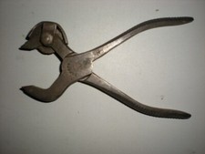 Ancienne pince tenaille avec roulette pour usine de filature art populaire déco