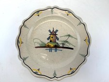 Assiette en faience du Sud Ouest à décor de moulin 18eme