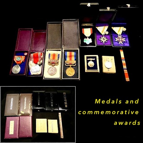 Lot insignes médailles - lot,