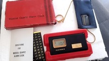 REVEIL MUSICAL RAYMAX QUARTZ. ALARME CLOCK. LCD VINTAGE.1984 .