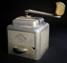 Moulin café Design années 50 Moulux made in France fonte objet art déco