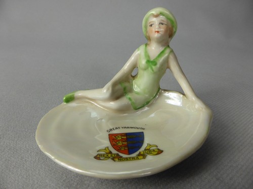 Figurine porcelaine baigneuse - porcelaine,