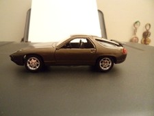 MINIATURE PORSCHE 928 GT