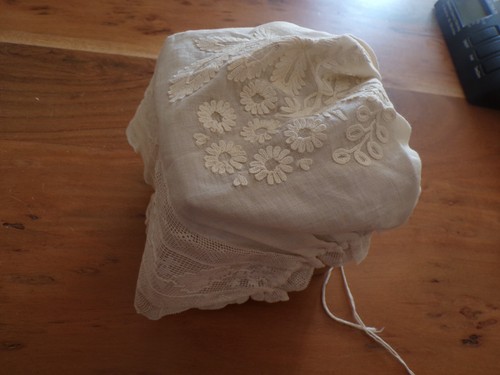 Beau bonnet ancien - bonnet,
