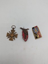 Lot de 3 Insignes Militaire, Croix de Guerre 14/17 WWI. 9e Regiment Para, 35 BG