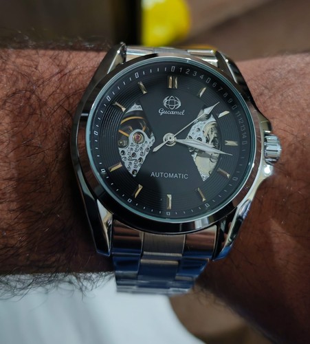 Gucamel montre homme