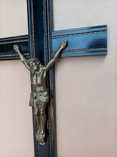 Crucifix mural laqué