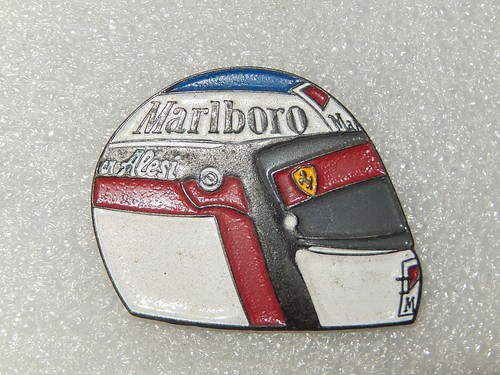 Pin casque alesi marlboro - pin's,
