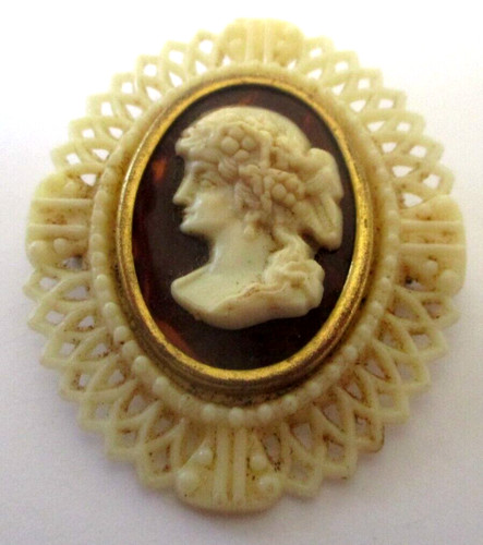 Ancienne grande broche camée