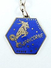 PORTE-CLES - Rare VÊTEMENTS