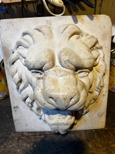 Lion pierre fontaine de - lion,