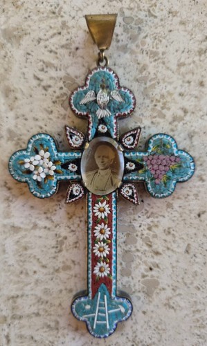 Très belle croix micro - belle,