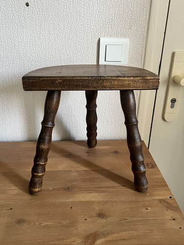 Ancien tabouret traite - ,