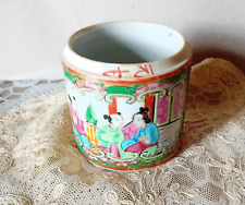 Petit pot à pinceaux en porcelaine de Chine XIXe Canton