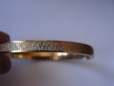 BRACELET JONC AVEC FERMOIR EN