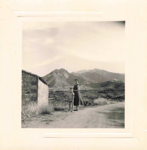 Ancienne photographie jeune - ancienne,