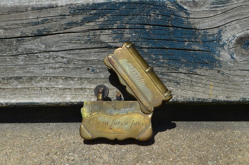 Briquet poilu laiton - poilu,