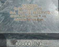 Niche pour chien en plastique d'extérieur de marque ruff haus résistante.