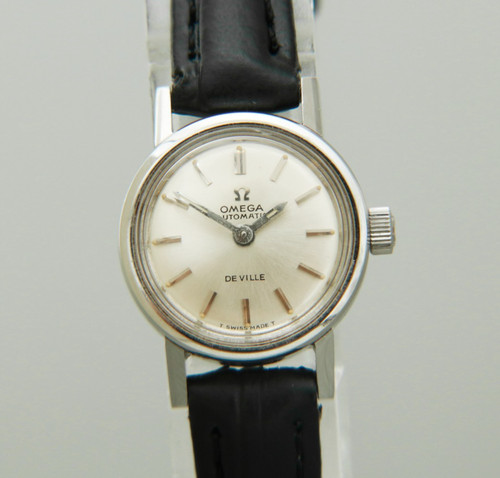 Presque comme neuve montre - [presque, neuve]