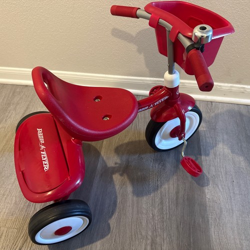 Radio flyer fold trike - fold,