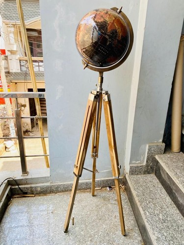 Grand globe mondial - , au