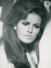 RAQUEL WELCH FATHOM 1967 PHOTO