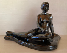 Femme nue tambourin coupe