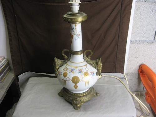 Magnifique lampe pétrole - magnifique,