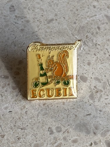 Pin champagne ecueil - pin’s,