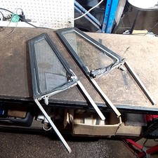 Occasion : Lot de 2 custodes  pour Jeep divers