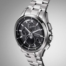 Montre solaire radio Eco-Drive