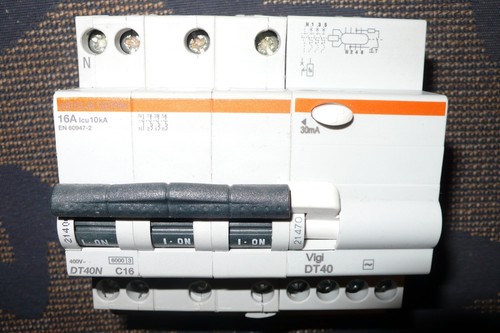 Disjoncteur differentiel - disjoncteur, 4p