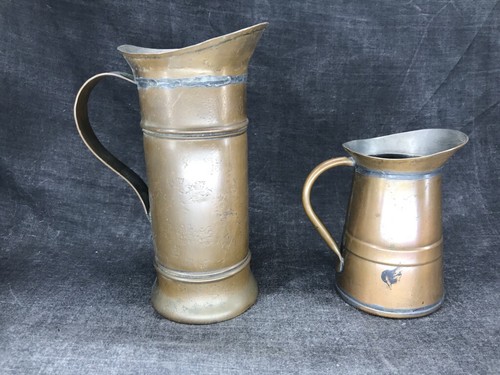 Deux ancien pichets - deux,