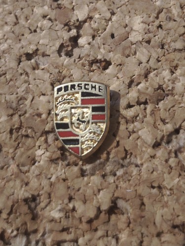 Pin porsche stuttgart auto - pin's,