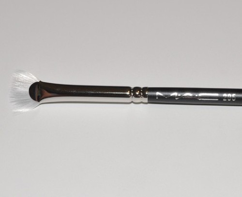 Mac cosmetics brush - cosmetics, new